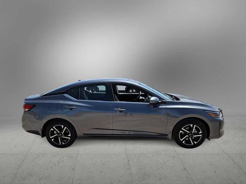 Used 2025 Nissan Sentra SV FWD image 9
