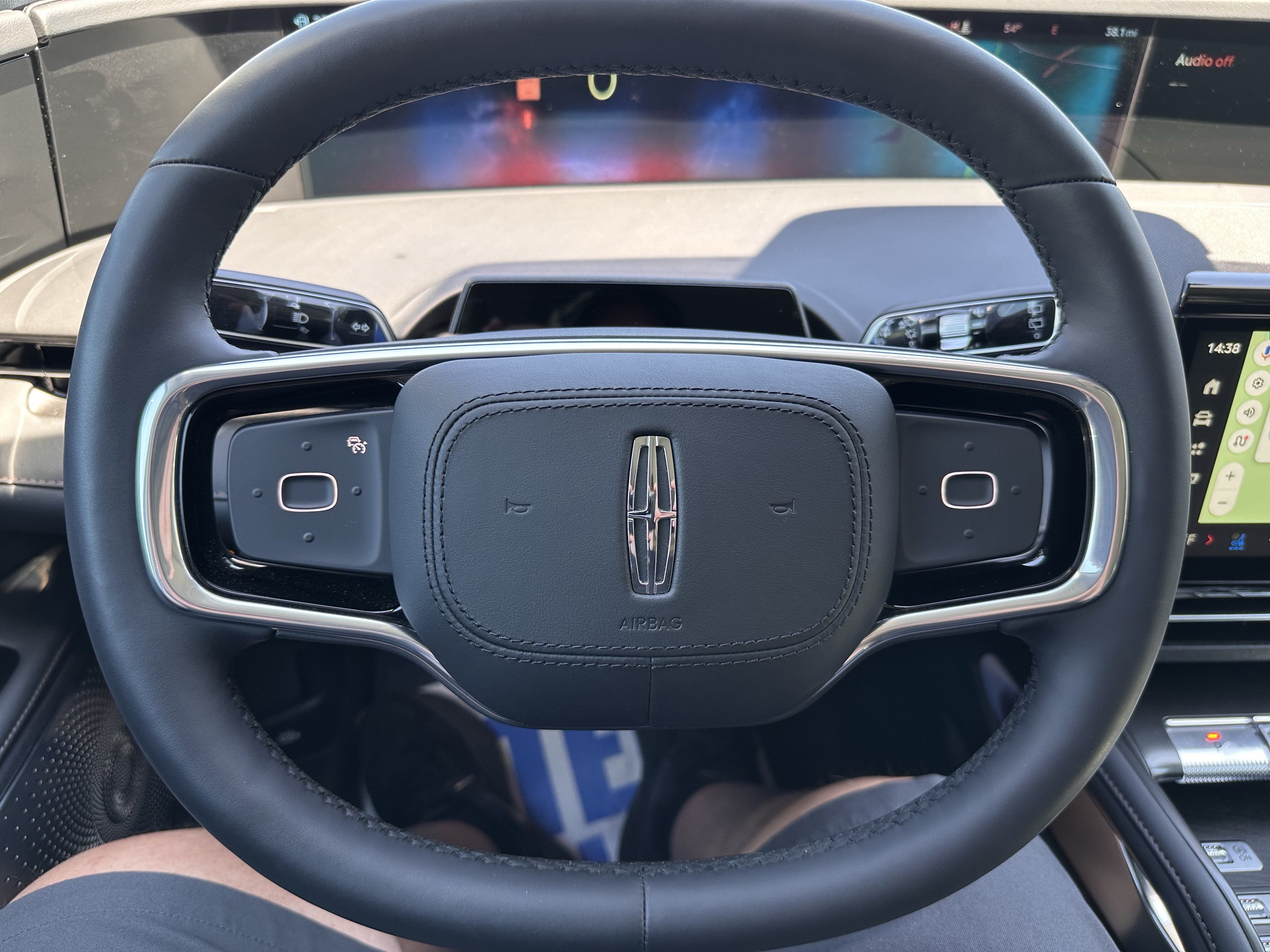 Used 2026 Lincoln Nautilus Reserve AWD/4WD image 7