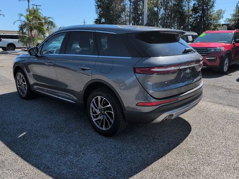 Used 2022 Lincoln Corsair Standard w/ Equipment Group 101A image 5