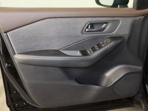 Used 2021 Nissan Rogue S image 20