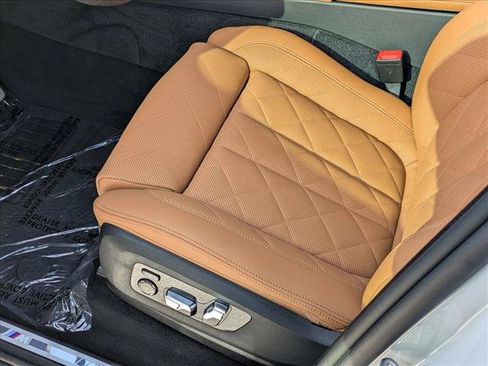 Used 2026 BMW X7 xDrive40i w/ M Sport Package image 4