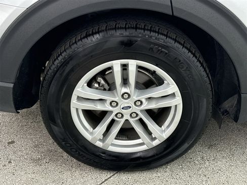 Used 2023 Ford Explorer XLT w/ Class IV Trailer Tow Package image 44