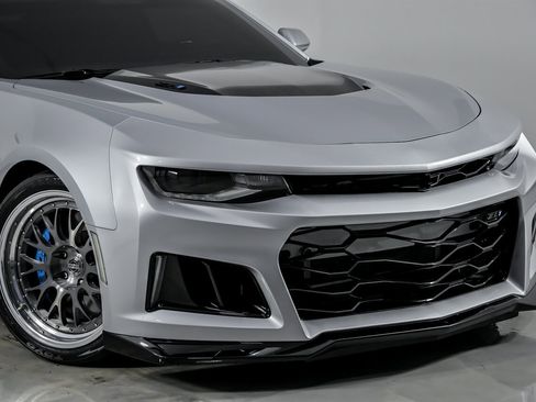 Used 2017 Chevrolet Camaro ZL1 image 3