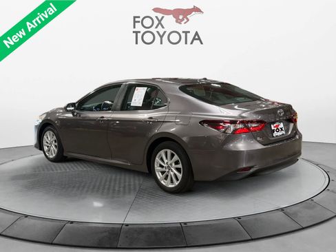 Used 2021 Toyota Camry LE FWD image 4