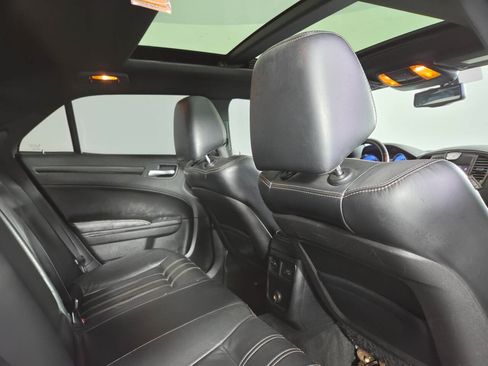 Used 2014 Chrysler 300 S RWD image 29