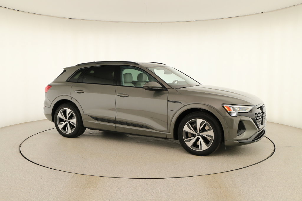 Certified 2024 Audi Q8 e-tron Premium AWD/4WD image 9
