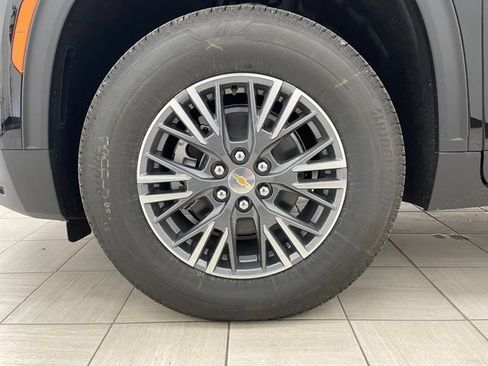 New 2026 Chevrolet Traverse LT w/ Driver Confidence Package AWD/4WD image 7