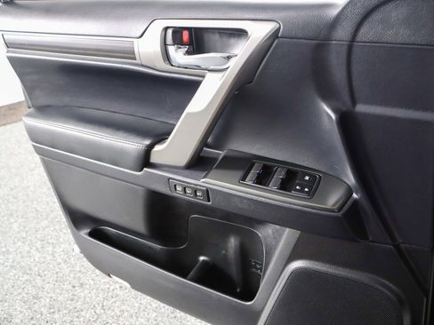 Used 2023 Lexus GX 460 Premium w/ Premium Package image 23