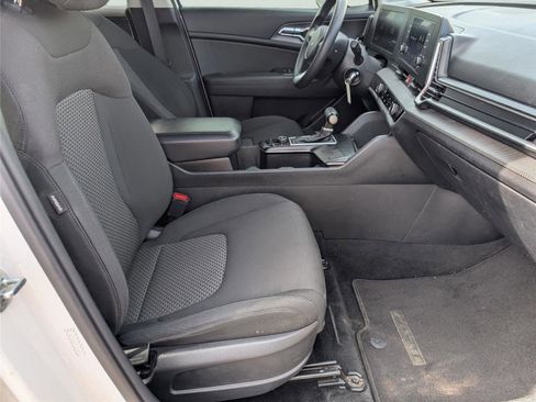 Used 2023 Kia Sportage LX image 34