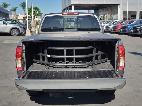 Used 2019 Nissan Frontier SV image 23