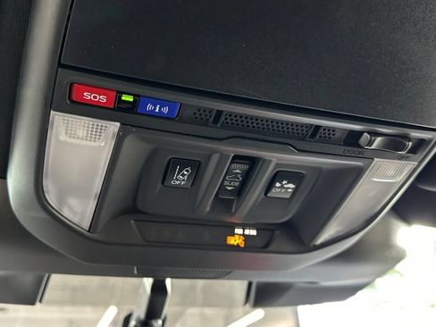 Used 2025 Subaru Forester Wilderness w/ Convenience Package AWD/4WD image 35