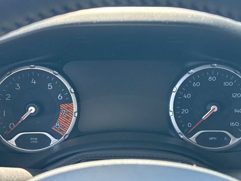 Used 2020 Jeep Renegade Latitude w/ UConnect 8.4 Nav Group AWD/4WD image 23