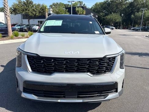 Used 2024 Kia Sorento S w/ Panoramic Sunroof Package FWD image 2