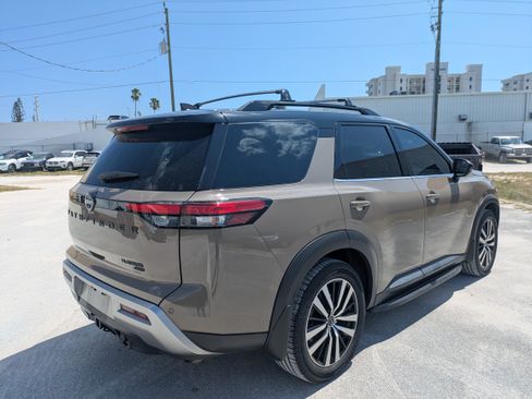 Used 2023 Nissan Pathfinder Platinum w/ Lighting Package (N93) AWD/4WD image 4