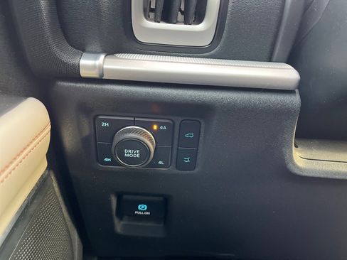 Used 2025 Ford Expedition Max Active image 31