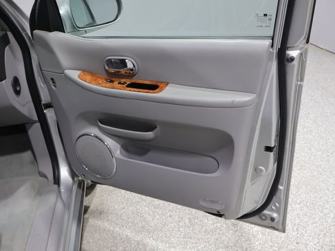 Used 2004 Kia Sedona LX FWD image 20