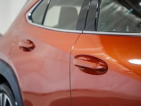 Used 2019 Lexus UX 200 w/ Premium Package FWD image 14