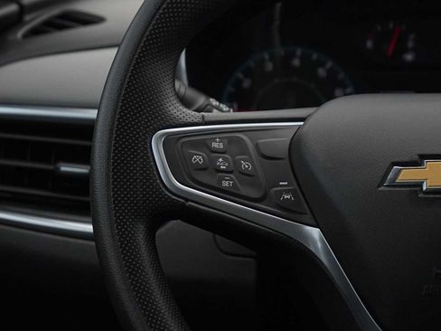 Used 2023 Chevrolet Equinox LS image 17