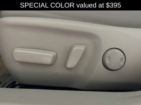 Used 2016 Toyota Camry XLE w/ Moonroof Package FWD image 9