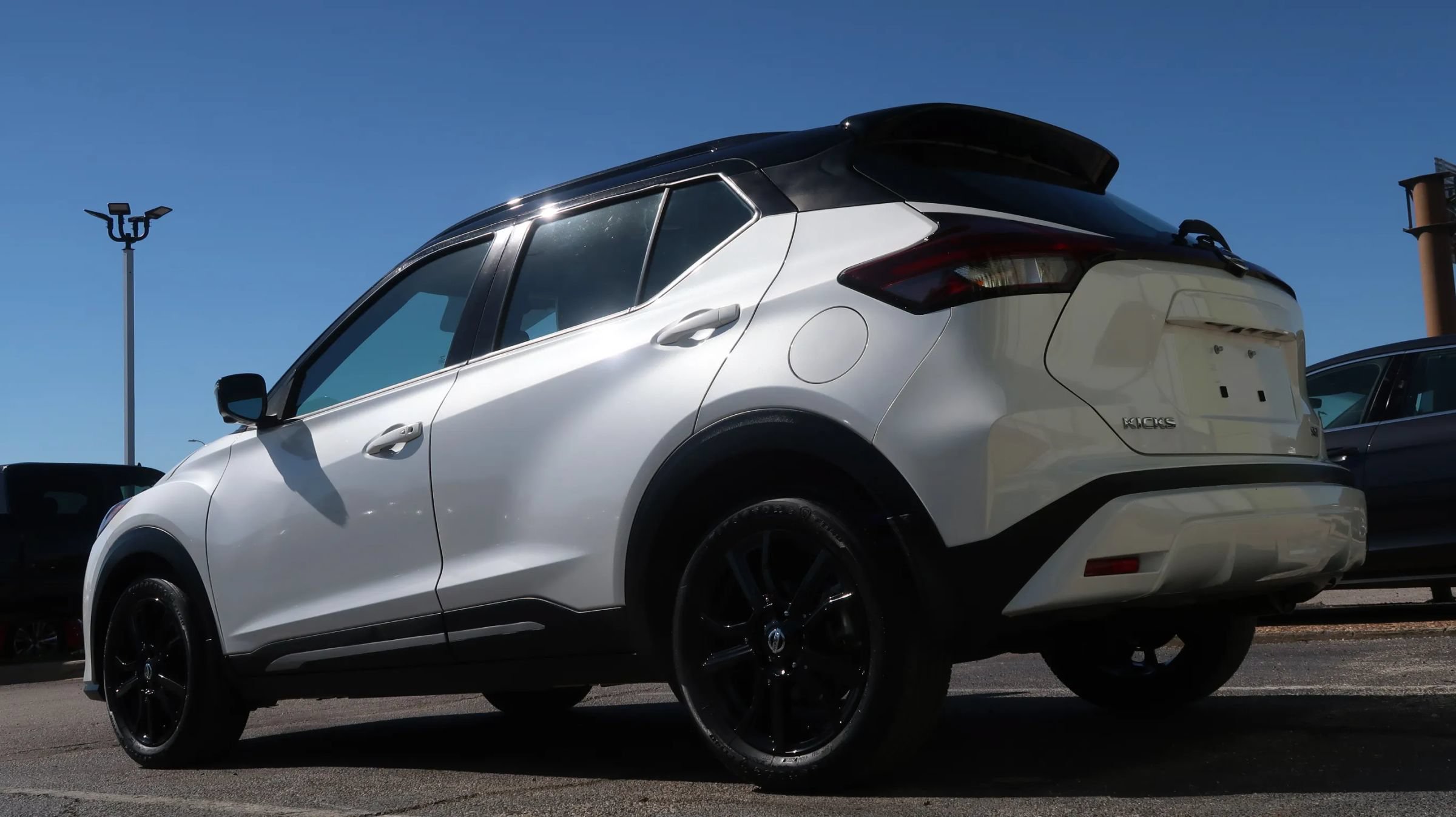 Used 2021 Nissan Kicks SR w/ SR Premium Package FWD image 13