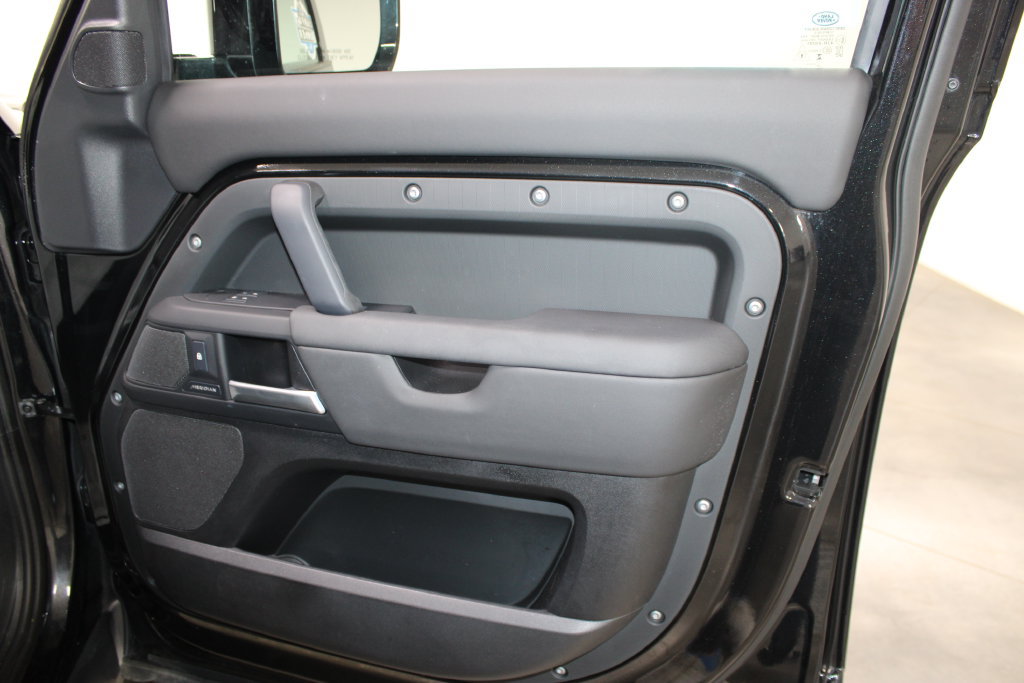 Used 2025 Land Rover Defender 110 S AWD/4WD image 24