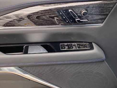 New 2025 Cadillac Escalade IQ Luxury 1 w/ Smart Trailering package image 19