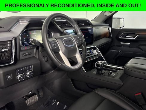 Used 2025 GMC Sierra 1500 Denali w/ Technology Package AWD/4WD image 8