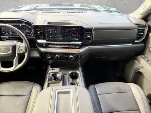 Used 2022 GMC Sierra 1500 SLT w/ SLT Convenience Package image 3