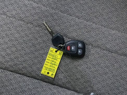 Used 2025 Chevrolet Express 2500 w/ Driver Convenience Package RWD image 30