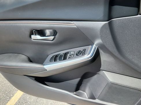Used 2024 Nissan Sentra SR FWD image 8