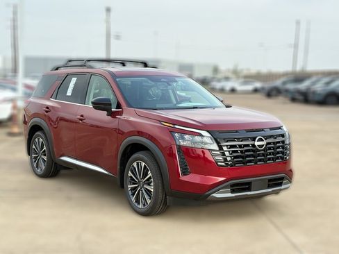 New 2026 Nissan Pathfinder Platinum FWD image 4