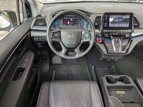 Used 2023 Honda Odyssey Elite image 18