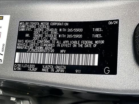 Used 2024 Lexus GX 550 w/ Accessory Package (2T) AWD/4WD image 37