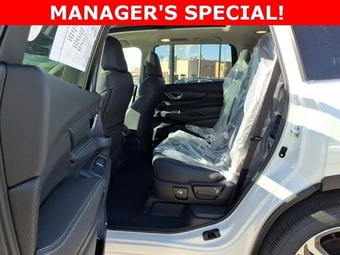 New 2025 Subaru Ascent Limited image 13