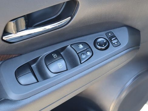 Used 2023 Nissan Kicks SR FWD image 20
