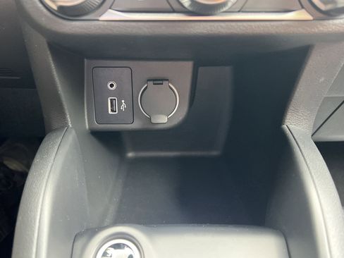 Certified 2025 Nissan Kicks Play S FWD image 8