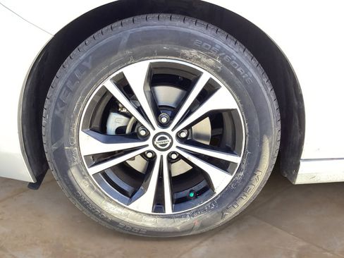 Used 2023 Nissan Sentra SV image 30