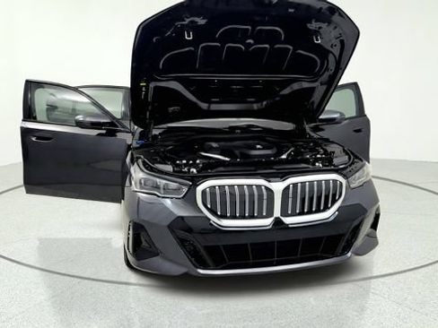 Used 2026 BMW 530i w/ M Sport Package RWD image 12