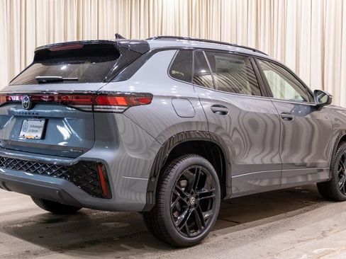 New 2026 Volkswagen Tiguan SE R-Line image 5