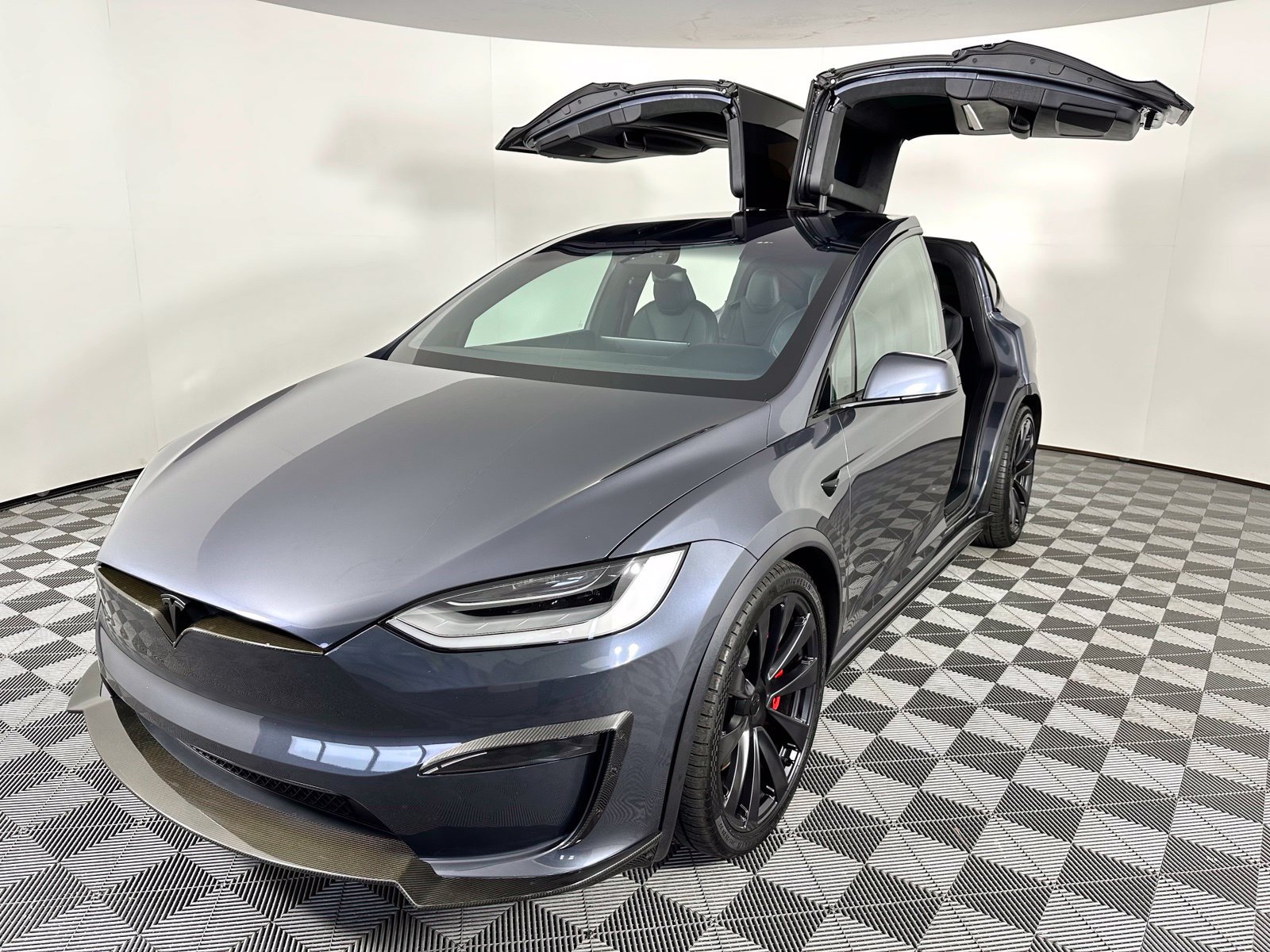 Used 2023 Tesla Model X AWD/4WD image 32