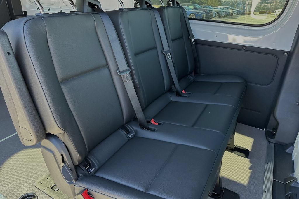 Used 2025 Mercedes-Benz Sprinter 2500 image 9