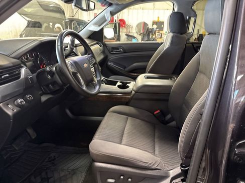 Used 2017 Chevrolet Suburban LS AWD/4WD image 14