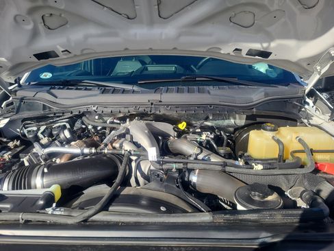 Certified 2022 Ford F350 Platinum w/ FX4 Off-Road Package image 21