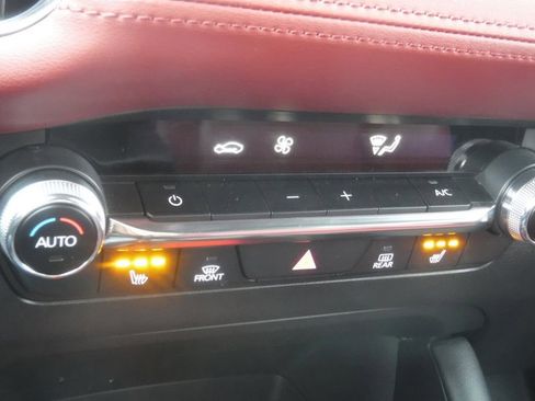 Used 2023 MAZDA MAZDA3 s image 22