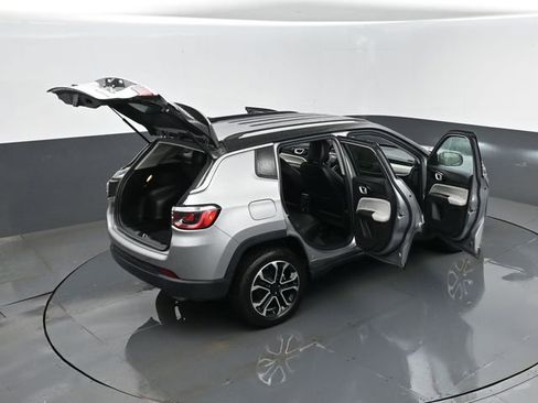 Used 2022 Jeep Compass Limited AWD/4WD image 28