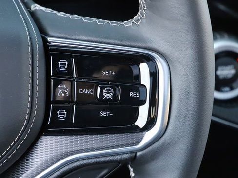 New 2024 Jeep Grand Wagoneer Series II AWD/4WD image 37