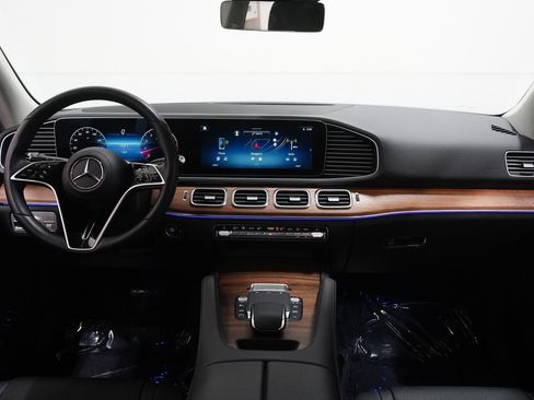 Used 2025 Mercedes-Benz GLE 350 4MATIC image 16