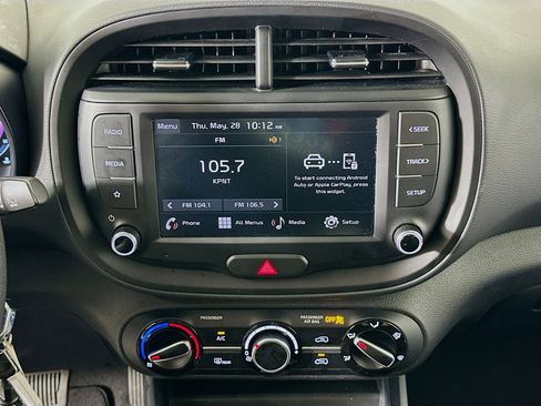 Used 2025 Kia Soul LX w/ LX Technology Package FWD image 23