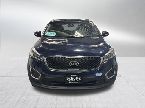 Used 2017 Kia Sorento AWD image 2