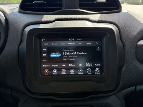 Used 2018 Jeep Renegade Altitude FWD image 18